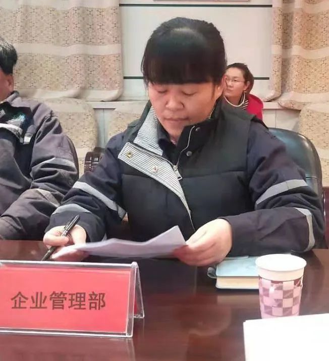 寧夏天凈隆鼎碳化硅有限公司|西北碳化硅|綠碳化硅|黑碳化硅|碳化硅微粉|碳化硅顆粒|煉鋼用碳化硅 寧夏天凈隆鼎碳化硅有限公司|西北碳化硅|綠碳化硅|黑碳化硅|碳化硅微粉|碳化硅顆粒|煉鋼用碳化硅