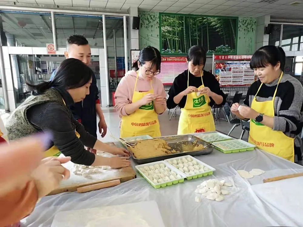 寧夏天凈隆鼎碳化硅有限公司|西北碳化硅|綠碳化硅|黑碳化硅|碳化硅微粉|碳化硅顆粒|煉鋼用碳化硅 寧夏天凈隆鼎碳化硅有限公司|西北碳化硅|綠碳化硅|黑碳化硅|碳化硅微粉|碳化硅顆粒|煉鋼用碳化硅