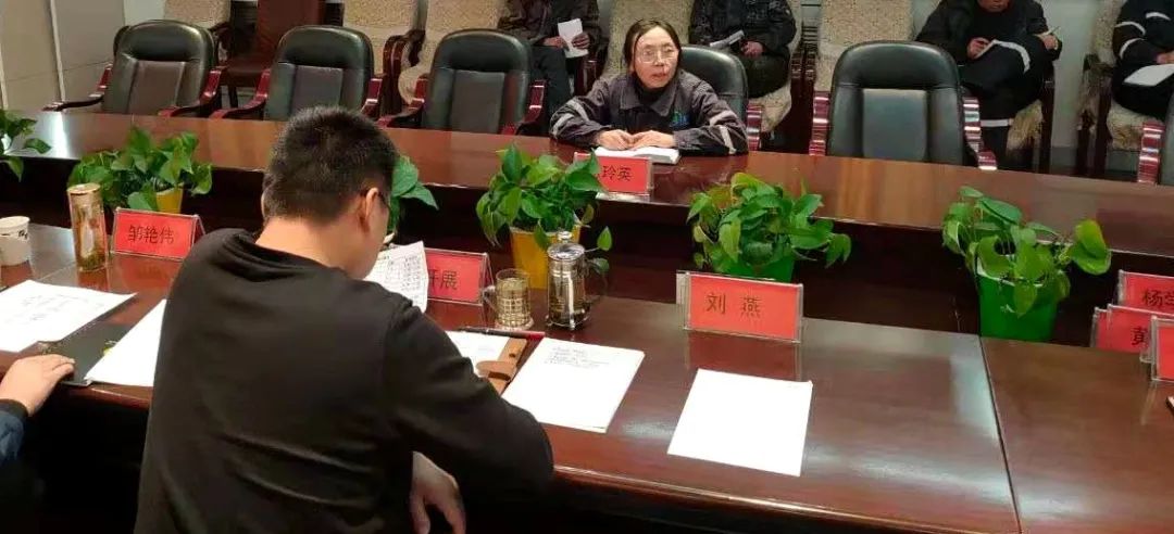 寧夏天凈隆鼎碳化硅有限公司|西北碳化硅|綠碳化硅|黑碳化硅|碳化硅微粉|碳化硅顆粒|煉鋼用碳化硅