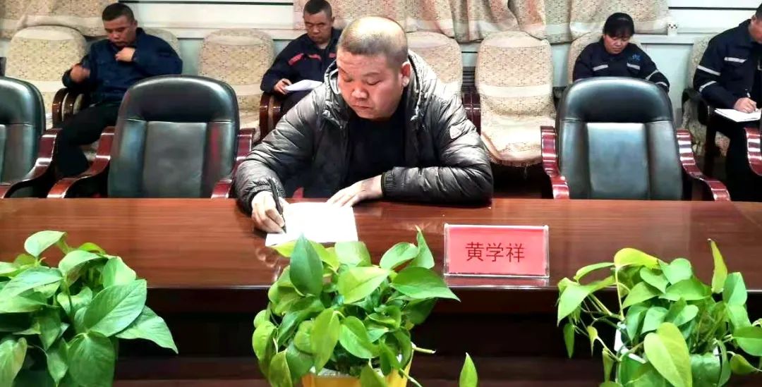 寧夏天凈隆鼎碳化硅有限公司|西北碳化硅|綠碳化硅|黑碳化硅|碳化硅微粉|碳化硅顆粒|煉鋼用碳化硅
