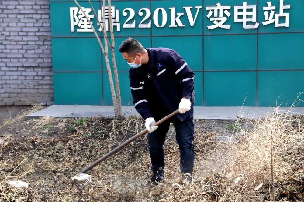 寧夏天凈隆鼎碳化硅有限公司|西北碳化硅|綠碳化硅|黑碳化硅|碳化硅微粉|碳化硅顆粒|煉鋼用碳化硅