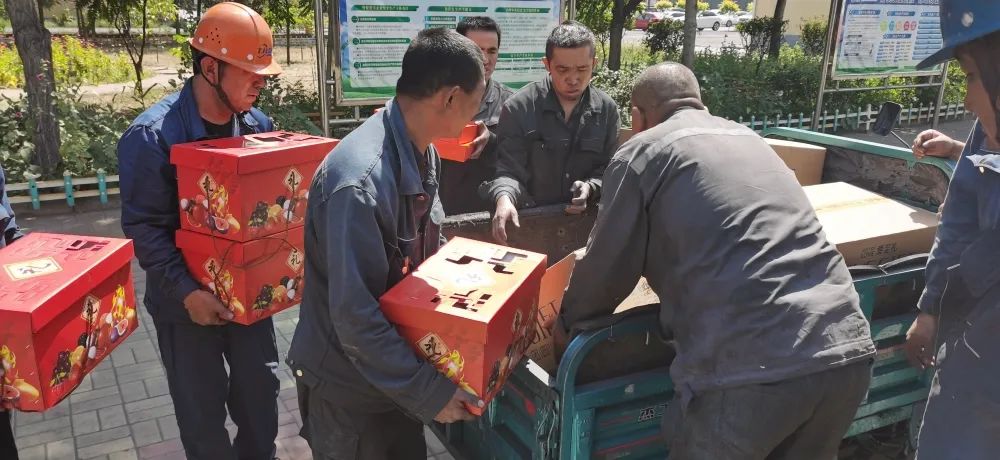 寧夏天凈隆鼎碳化硅有限公司|西北碳化硅|綠碳化硅|黑碳化硅|碳化硅微粉|碳化硅顆粒|煉鋼用碳化硅 寧夏天凈隆鼎碳化硅有限公司|西北碳化硅|綠碳化硅|黑碳化硅|碳化硅微粉|碳化硅顆粒|煉鋼用碳化硅