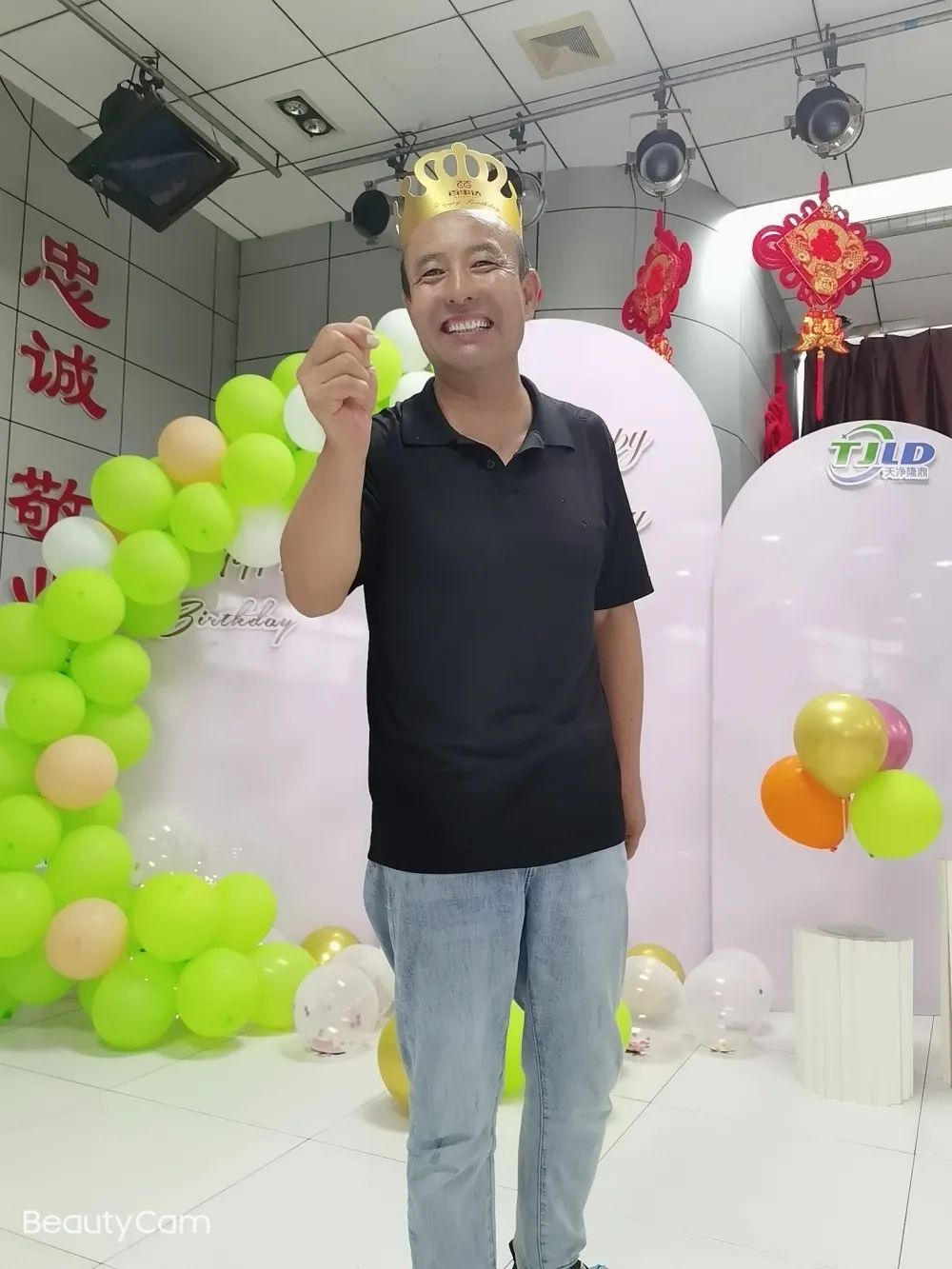 寧夏天凈隆鼎碳化硅有限公司|西北碳化硅|綠碳化硅|黑碳化硅|碳化硅微粉|碳化硅顆粒|煉鋼用碳化硅 寧夏天凈隆鼎碳化硅有限公司|西北碳化硅|綠碳化硅|黑碳化硅|碳化硅微粉|碳化硅顆粒|煉鋼用碳化硅