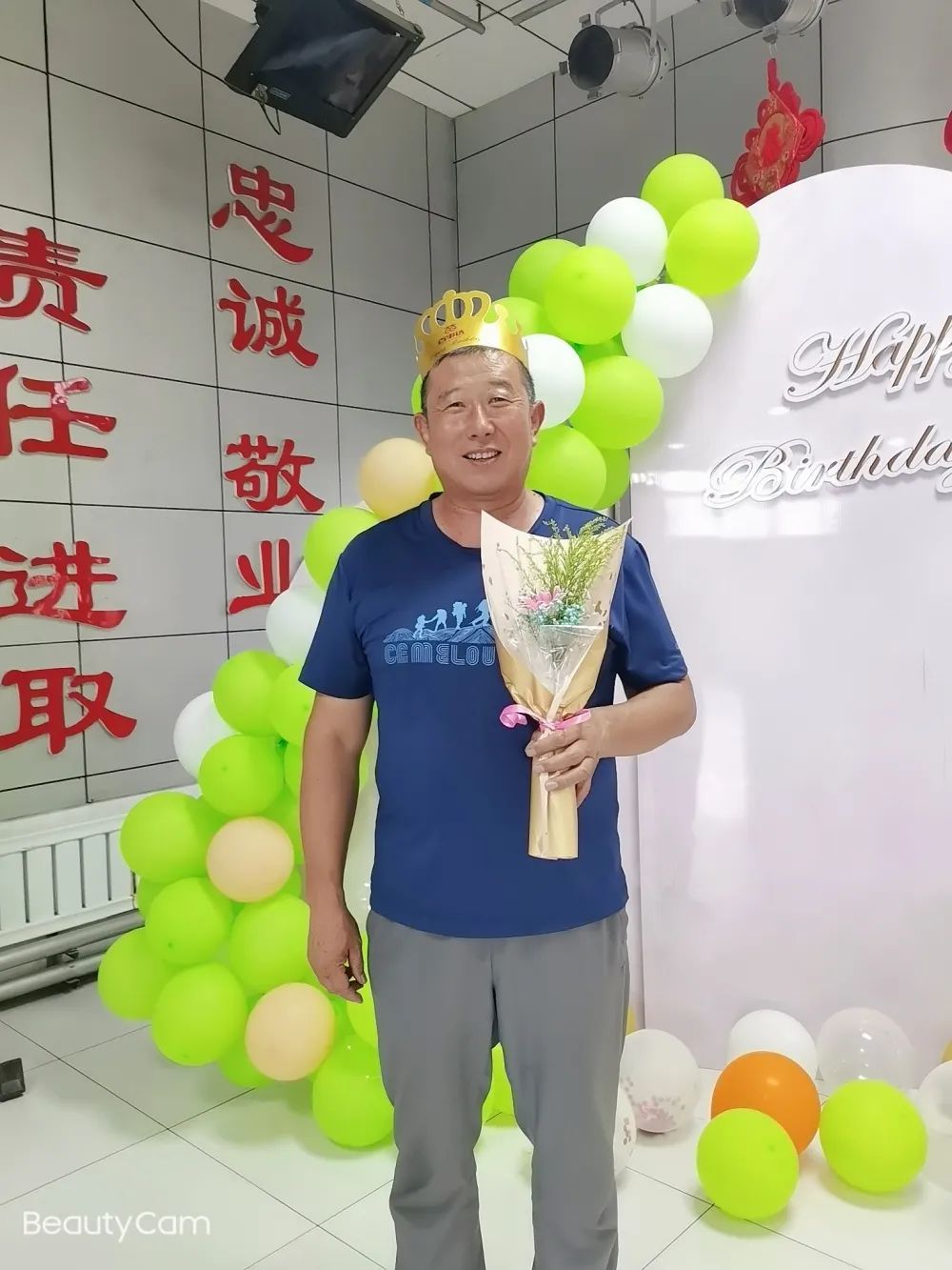 寧夏天凈隆鼎碳化硅有限公司|西北碳化硅|綠碳化硅|黑碳化硅|碳化硅微粉|碳化硅顆粒|煉鋼用碳化硅 寧夏天凈隆鼎碳化硅有限公司|西北碳化硅|綠碳化硅|黑碳化硅|碳化硅微粉|碳化硅顆粒|煉鋼用碳化硅