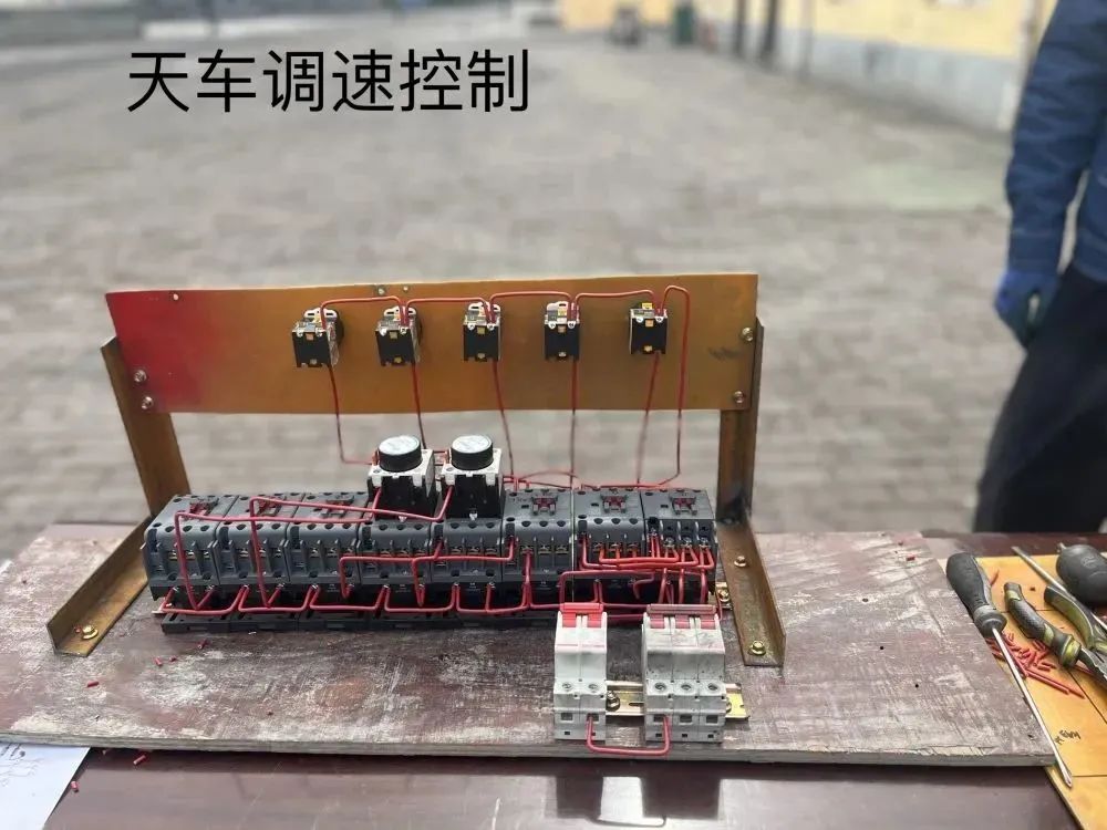 寧夏天凈隆鼎碳化硅有限公司|西北碳化硅|綠碳化硅|黑碳化硅|碳化硅微粉|碳化硅顆粒|煉鋼用碳化硅
