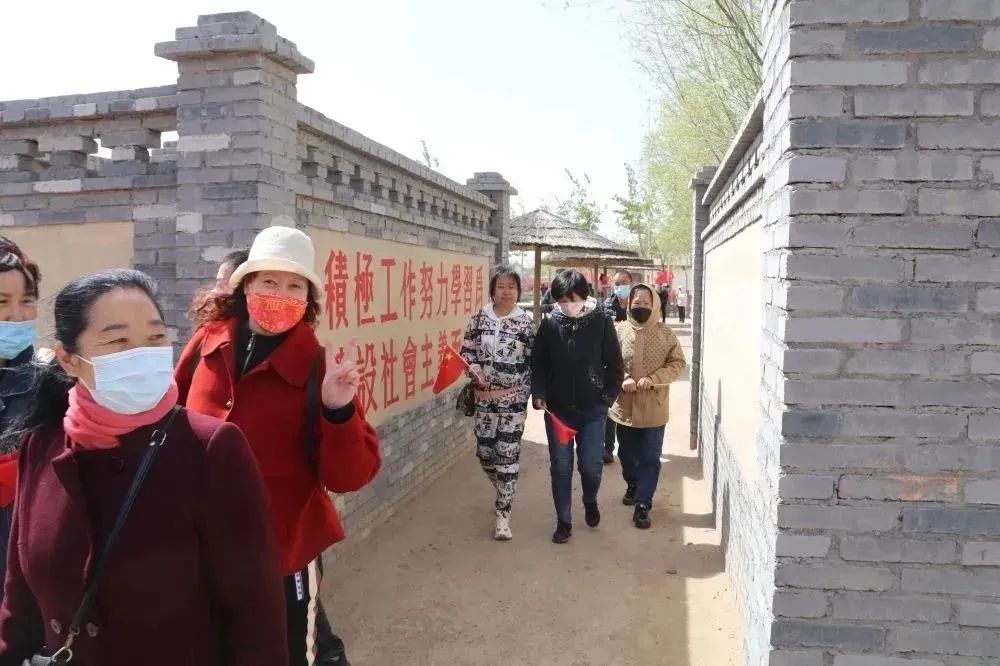 寧夏天凈隆鼎碳化硅有限公司|西北碳化硅|綠碳化硅|黑碳化硅|碳化硅微粉|碳化硅顆粒|煉鋼用碳化硅 寧夏天凈隆鼎碳化硅有限公司|西北碳化硅|綠碳化硅|黑碳化硅|碳化硅微粉|碳化硅顆粒|煉鋼用碳化硅