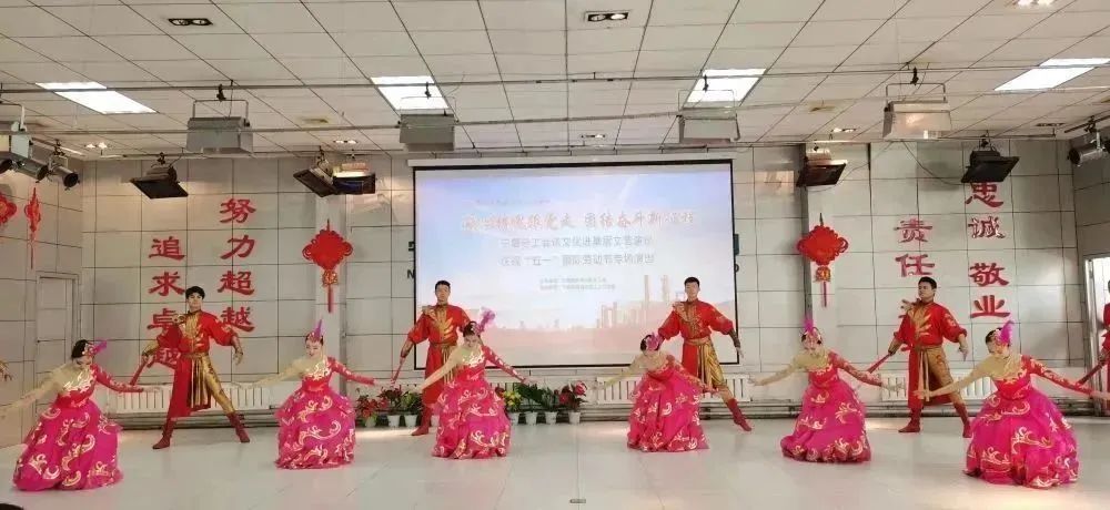 寧夏天凈隆鼎碳化硅有限公司|西北碳化硅|綠碳化硅|黑碳化硅|碳化硅微粉|碳化硅顆粒|煉鋼用碳化硅