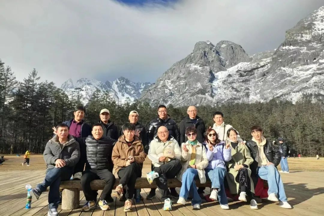 寧夏天凈隆鼎碳化硅有限公司|西北碳化硅|綠碳化硅|黑碳化硅|碳化硅微粉|碳化硅顆粒|煉鋼用碳化硅